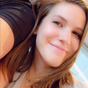 Meet your Posher, Brooke